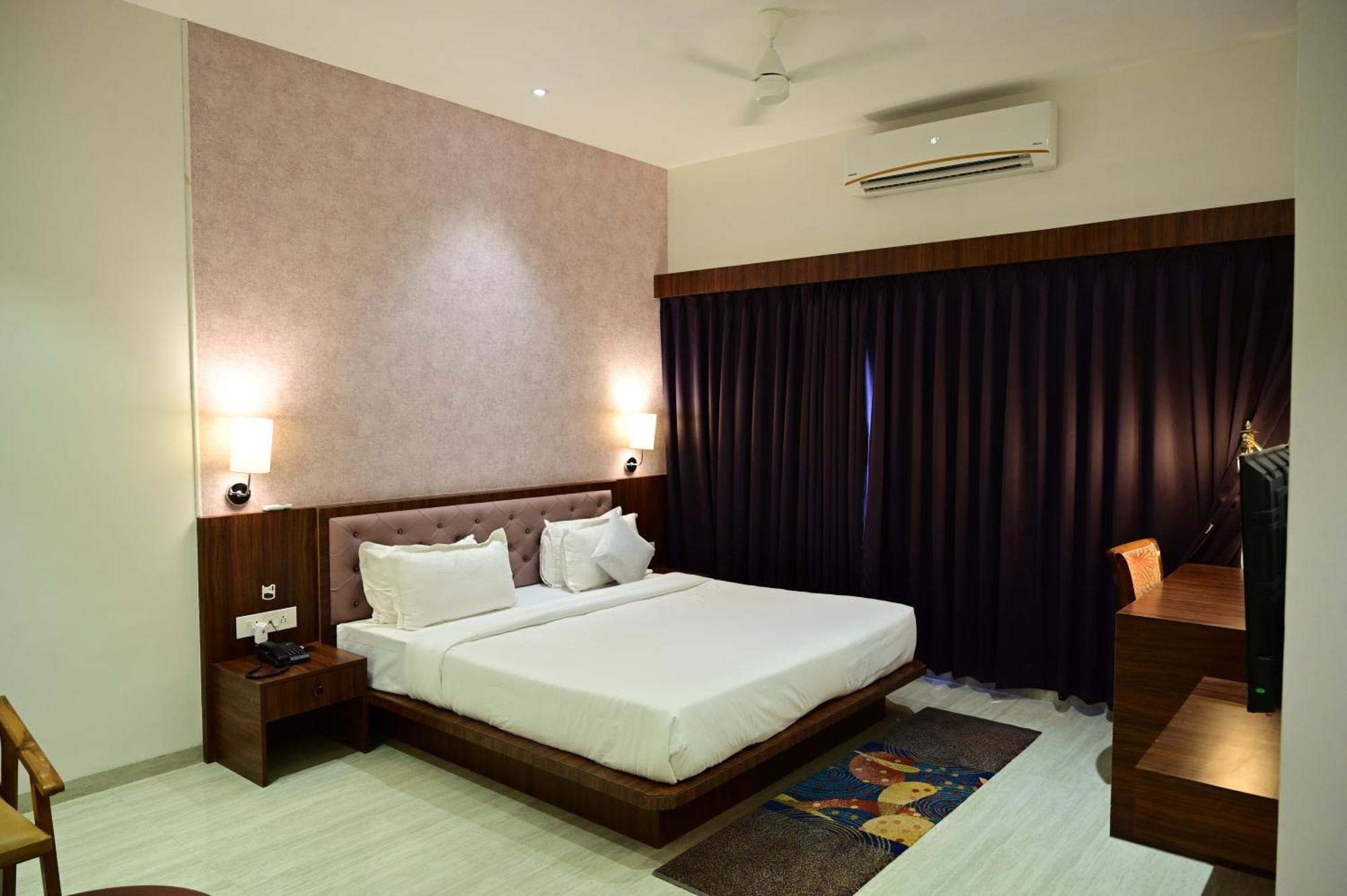 The One Hotel 纳西克 外观 照片