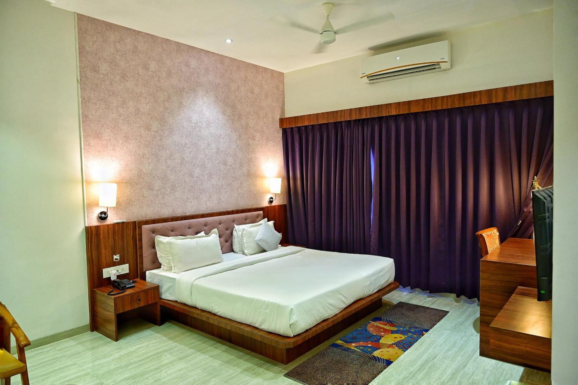 The One Hotel 纳西克 外观 照片