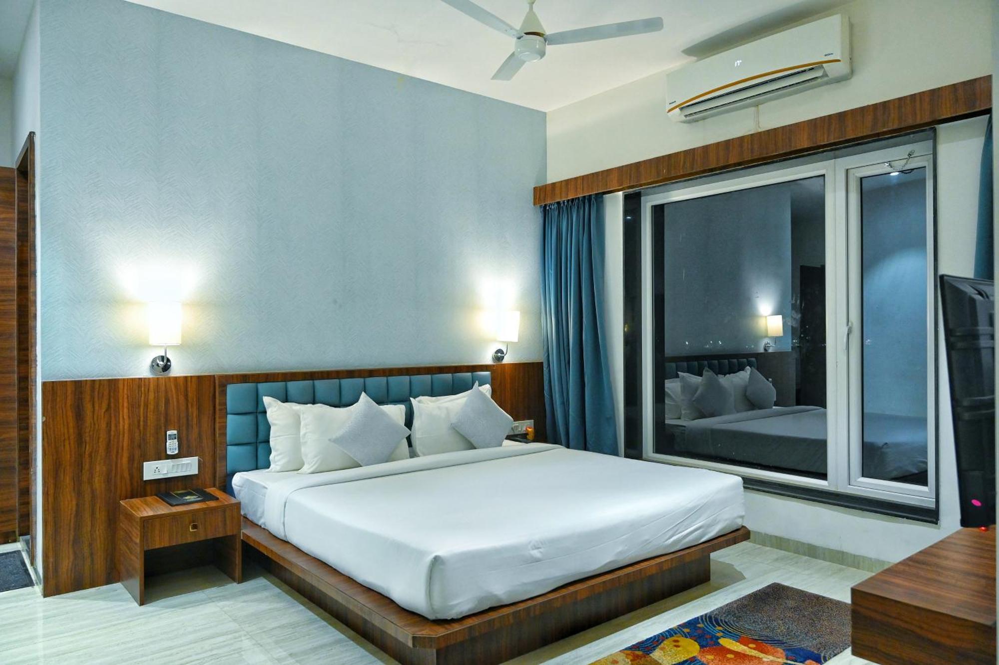 The One Hotel 纳西克 外观 照片