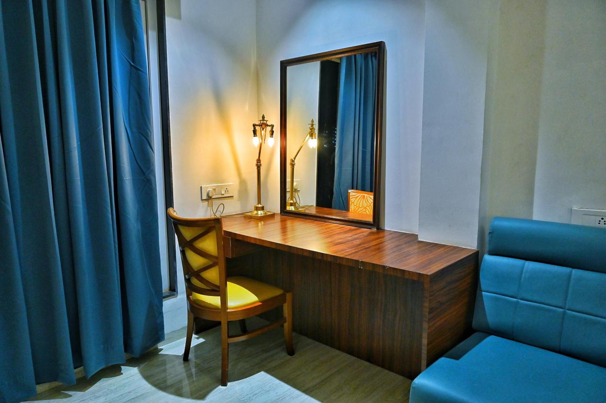 The One Hotel 纳西克 外观 照片