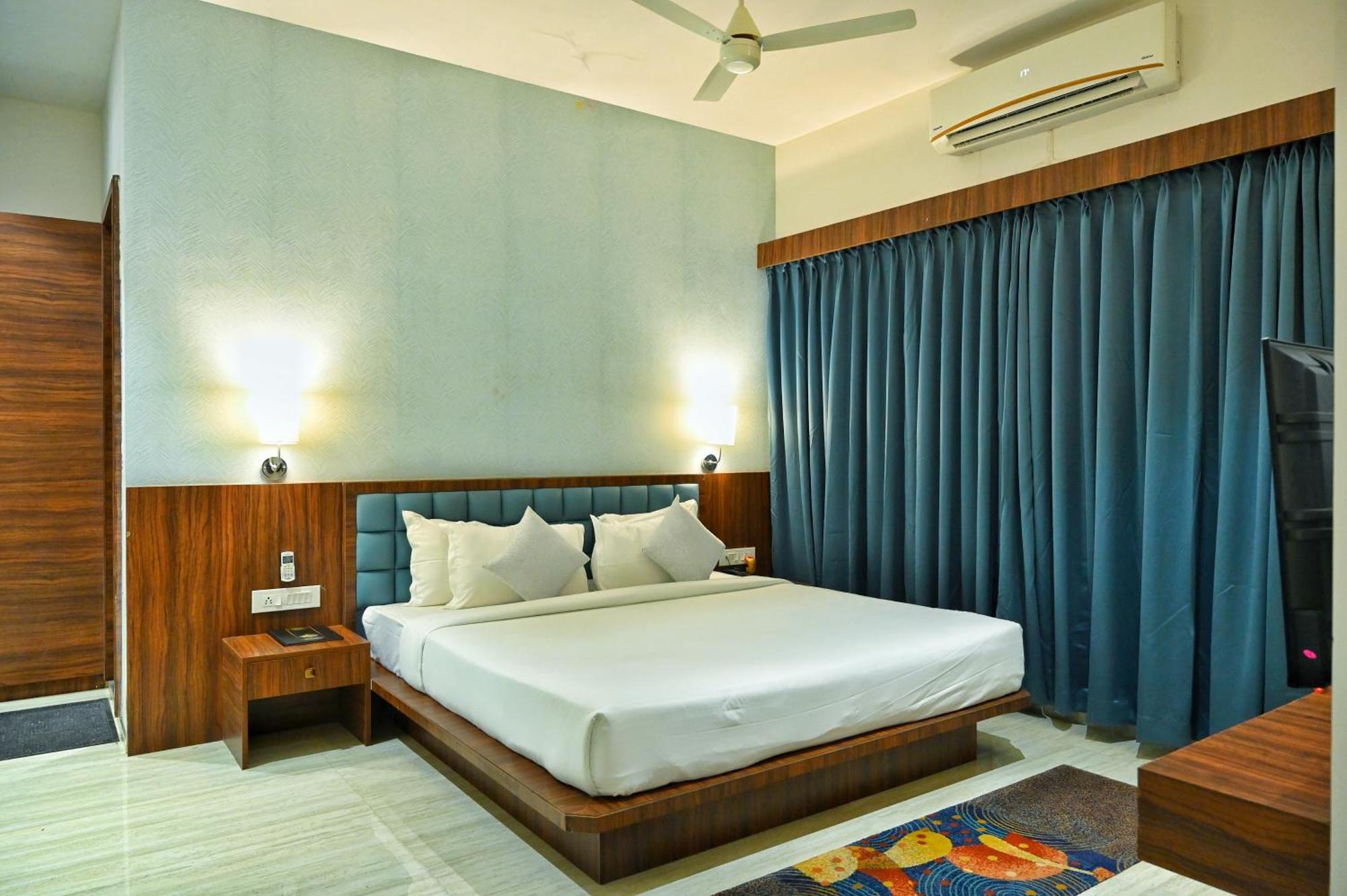The One Hotel 纳西克 外观 照片