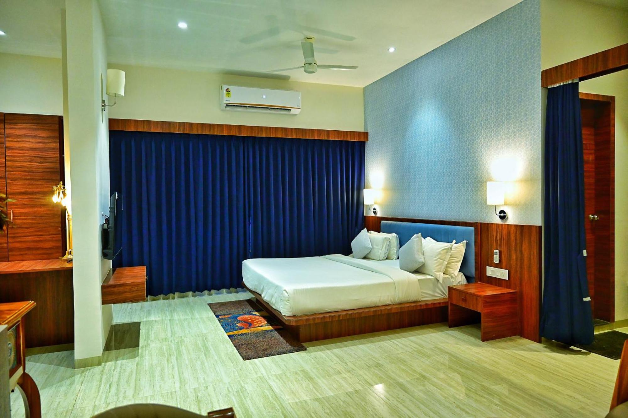 The One Hotel 纳西克 外观 照片