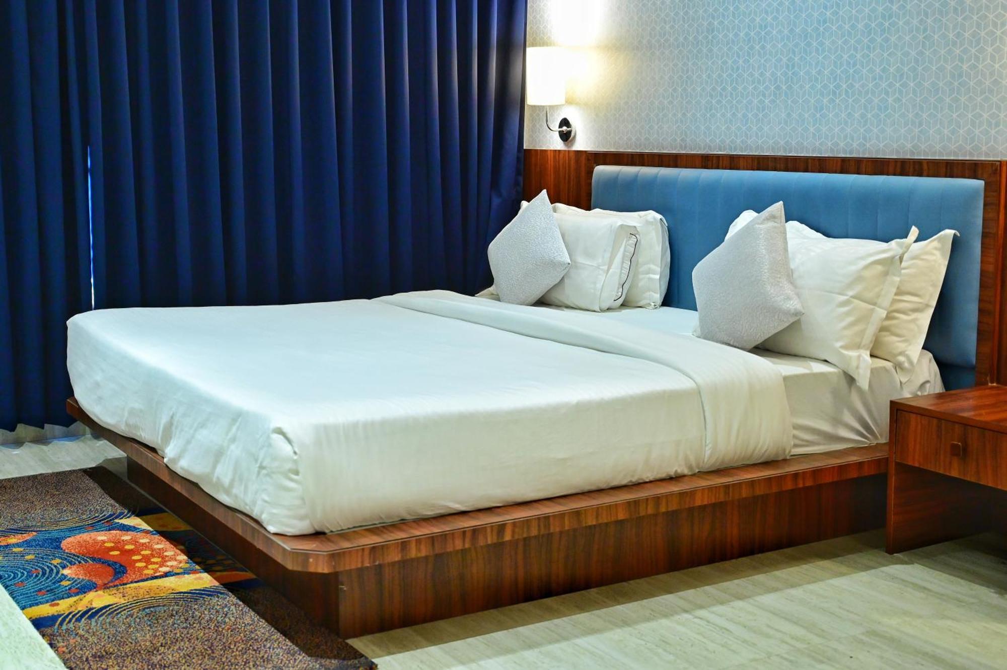 The One Hotel 纳西克 外观 照片