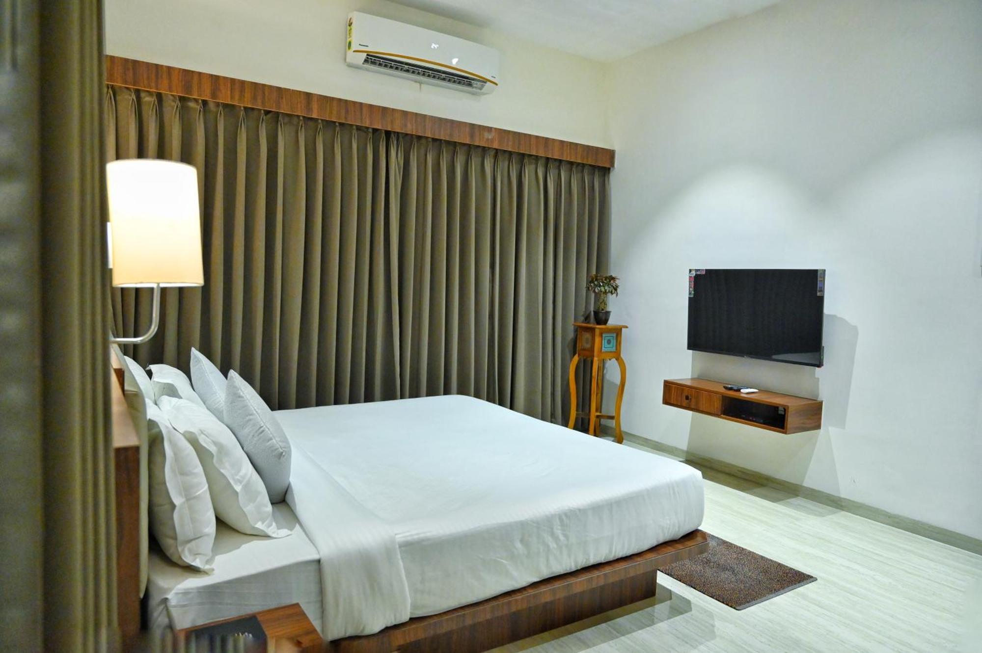 The One Hotel 纳西克 外观 照片